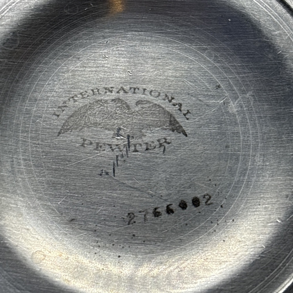 Vintage Signed International Pewter Lidded Creamer Syrup Pitcher Attached Plate - Picture 2 of 6
